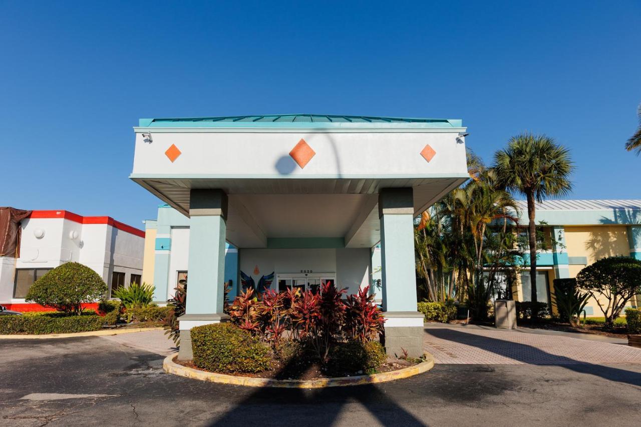 Garnet Inn & Suites, Orlando Exterior photo