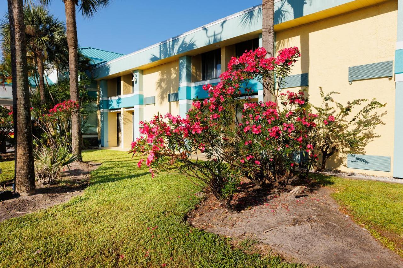 Garnet Inn & Suites, Orlando Exterior photo